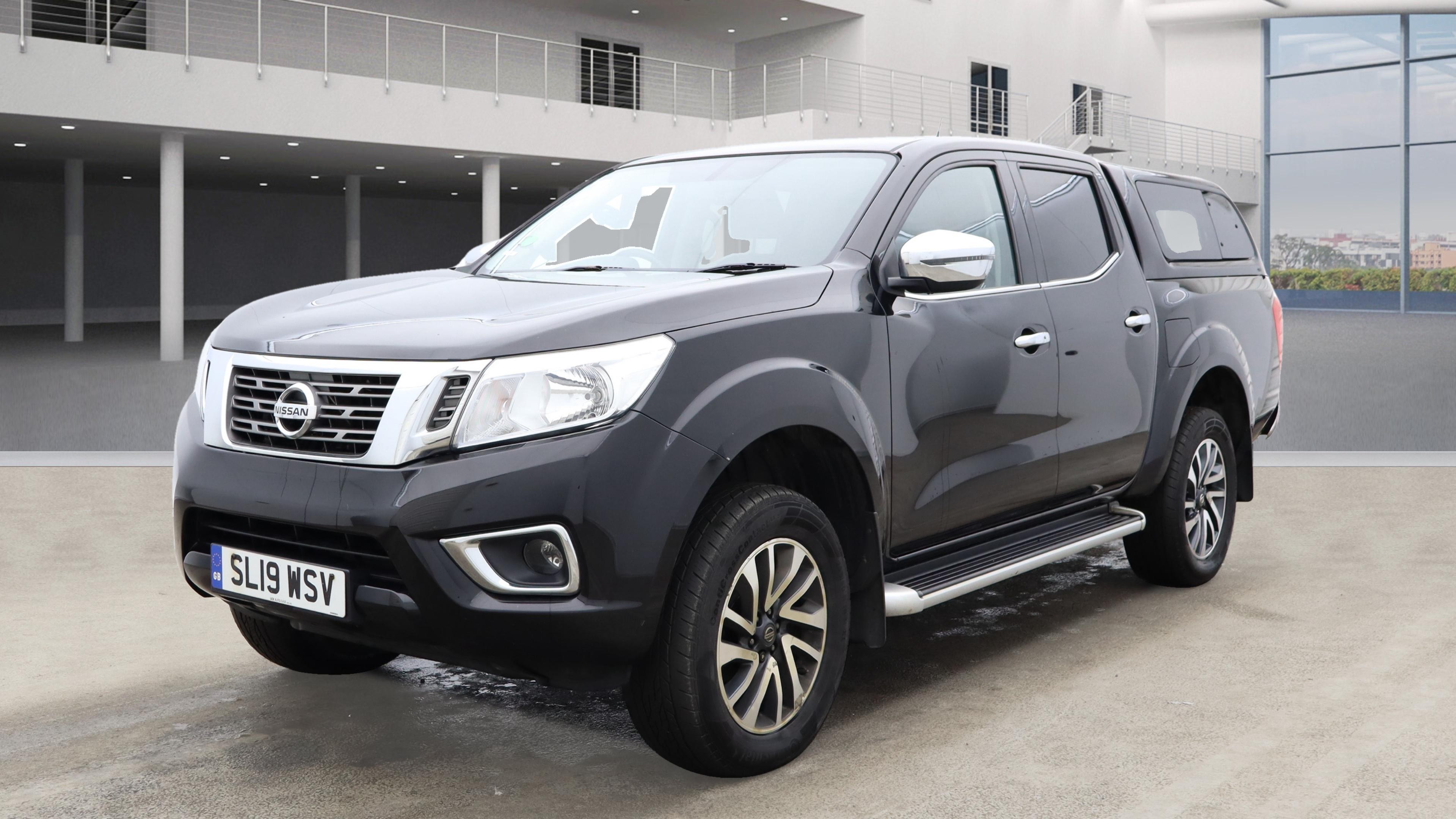 NISSAN Navara